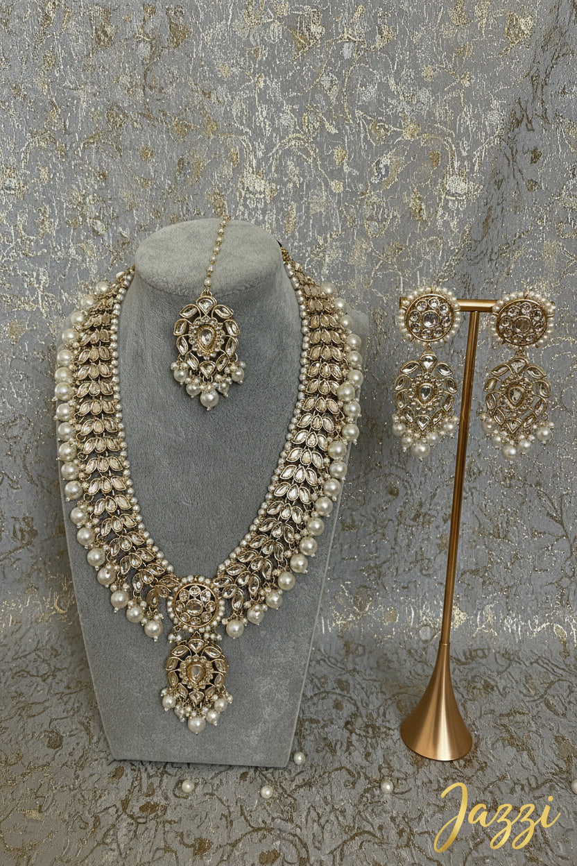 The "Moonlit Noor" set