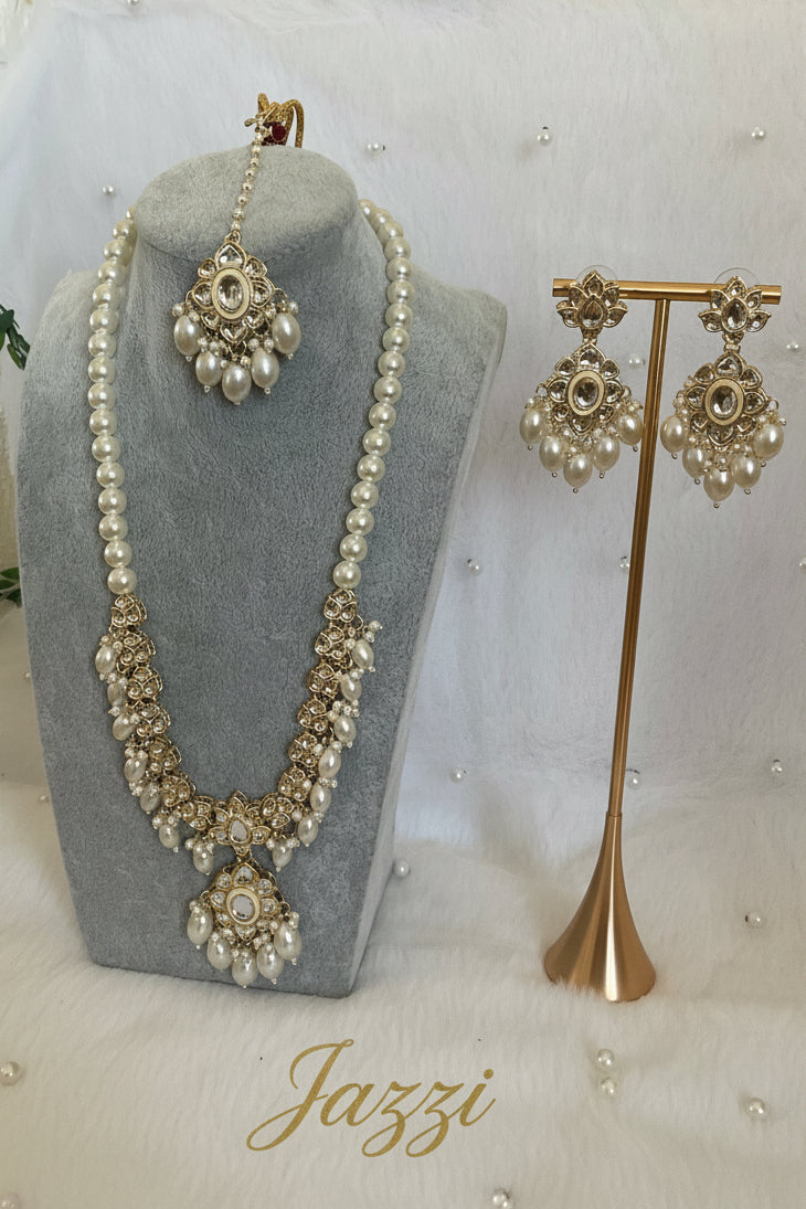 The Kavya Pearl Set