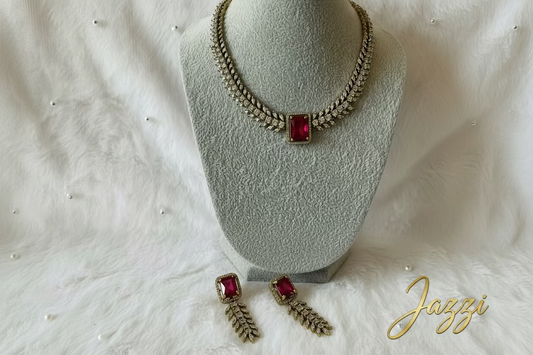 Scarlet Laurel Statement Set