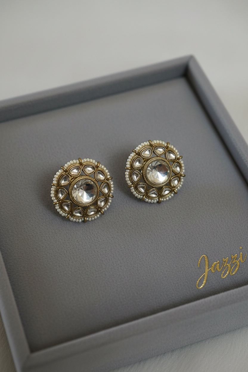 Luna studs