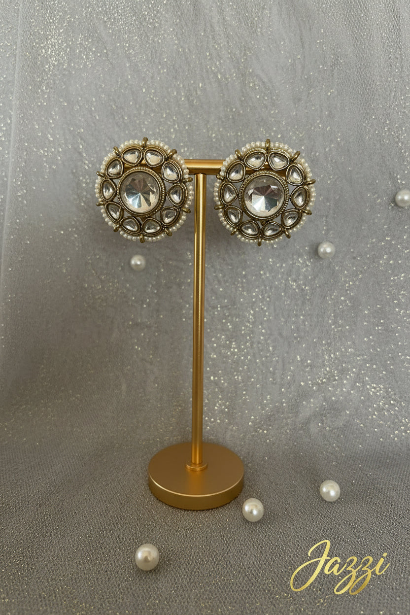 Luna studs