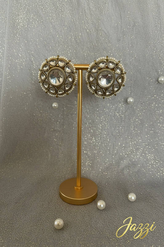Luna studs