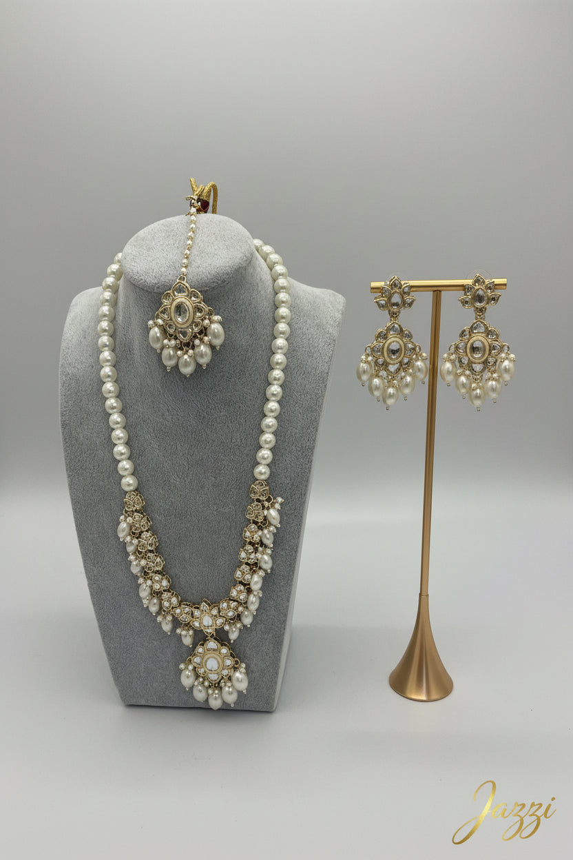 The Kavya Pearl Set
