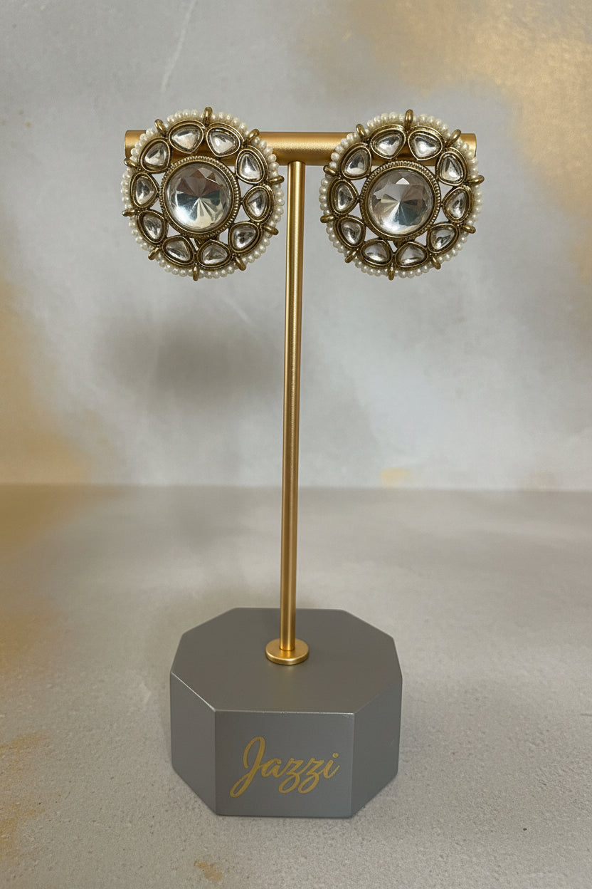 Luna studs