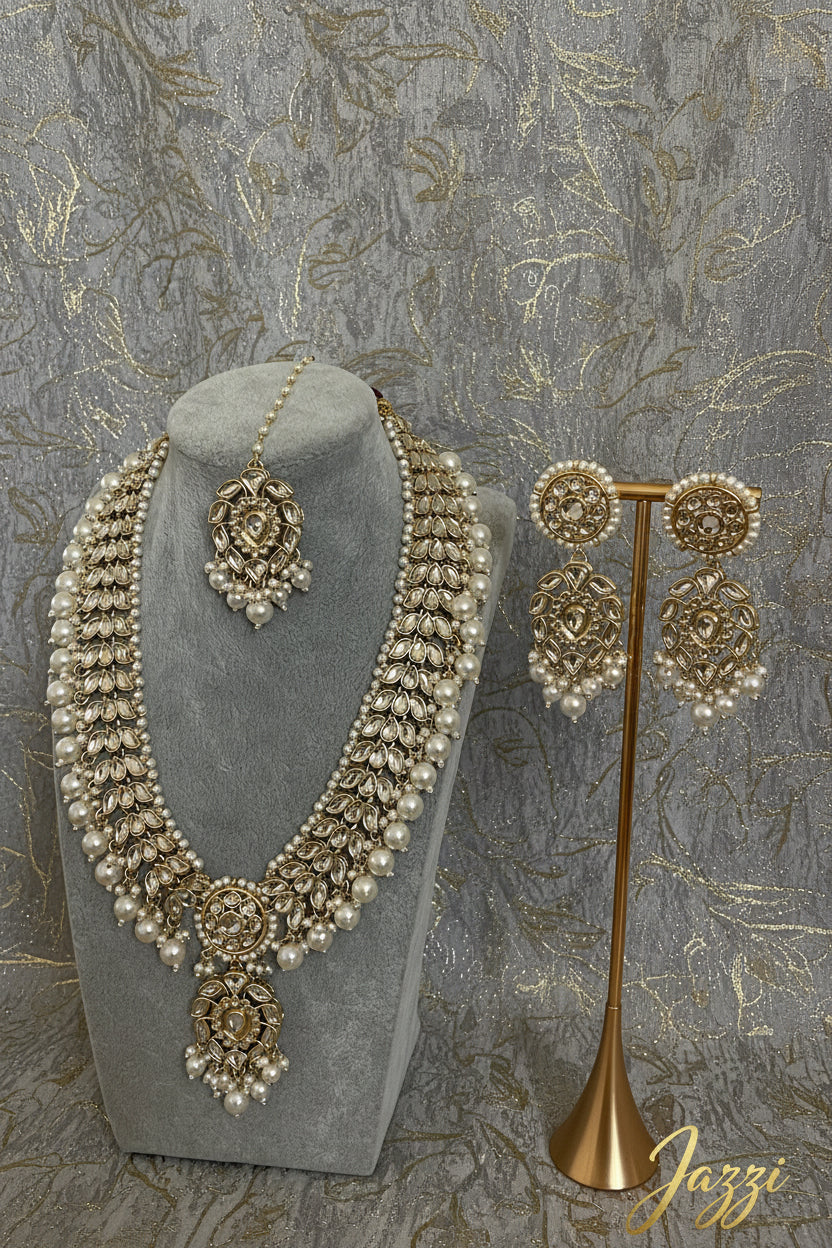 The "Moonlit Noor" set