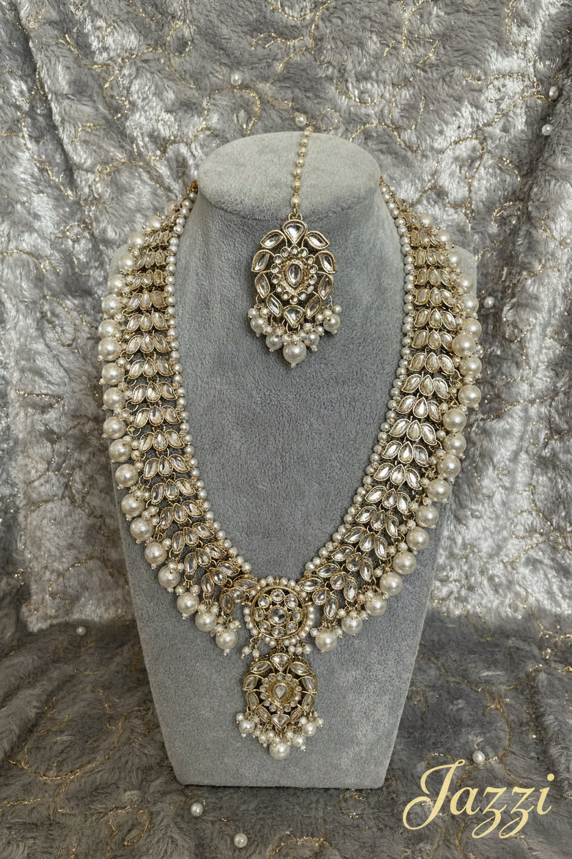 The "Moonlit Noor" set