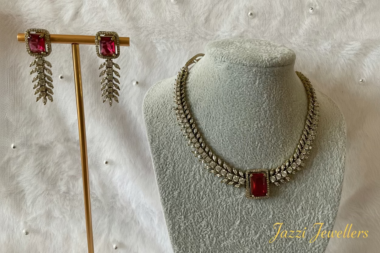 Scarlet Laurel Statement Set