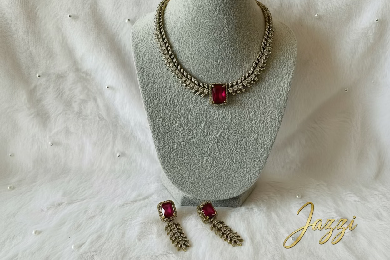 Scarlet Laurel Statement Set